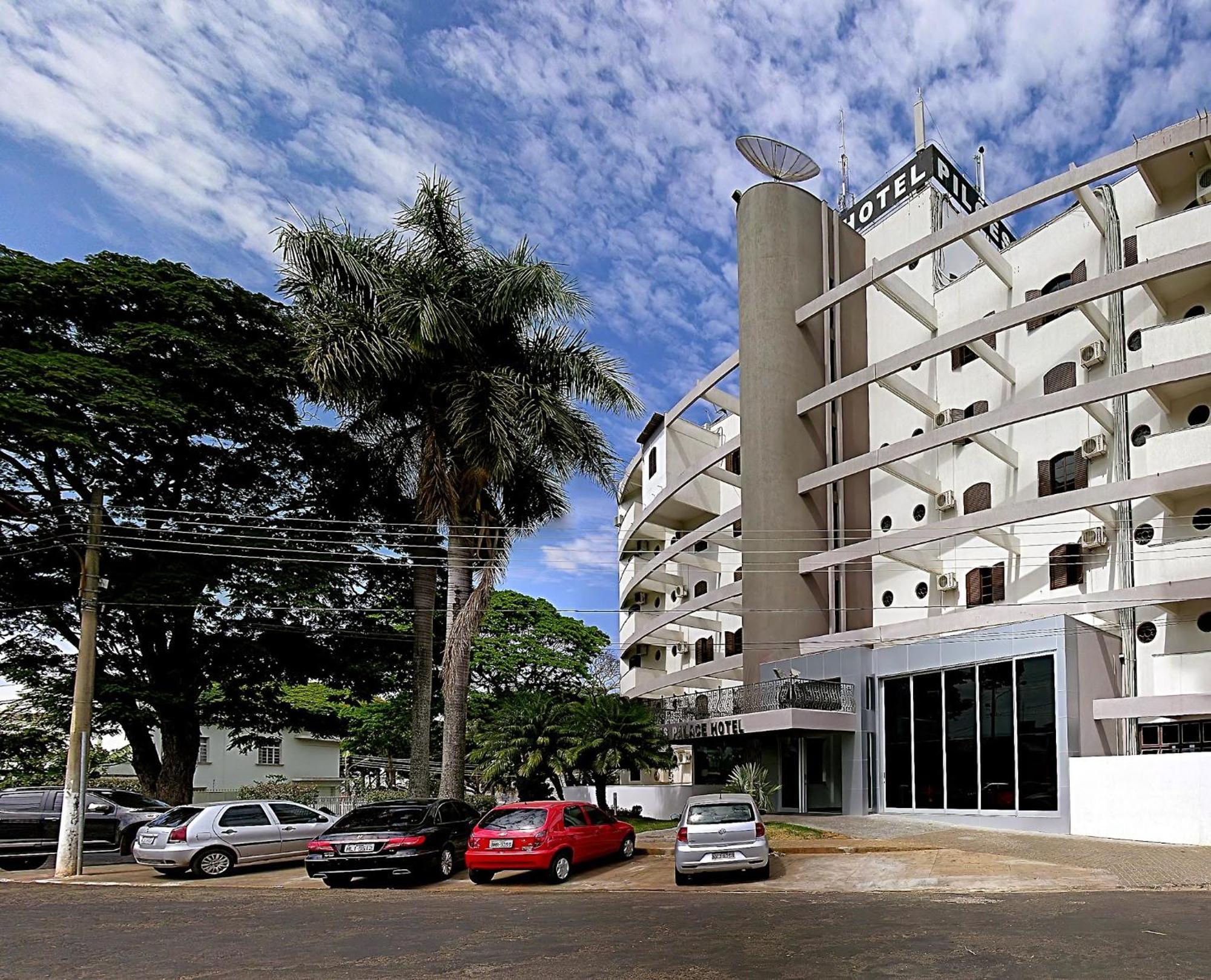 Piloes Palace Hotel Mineiros Eksteriør bilde