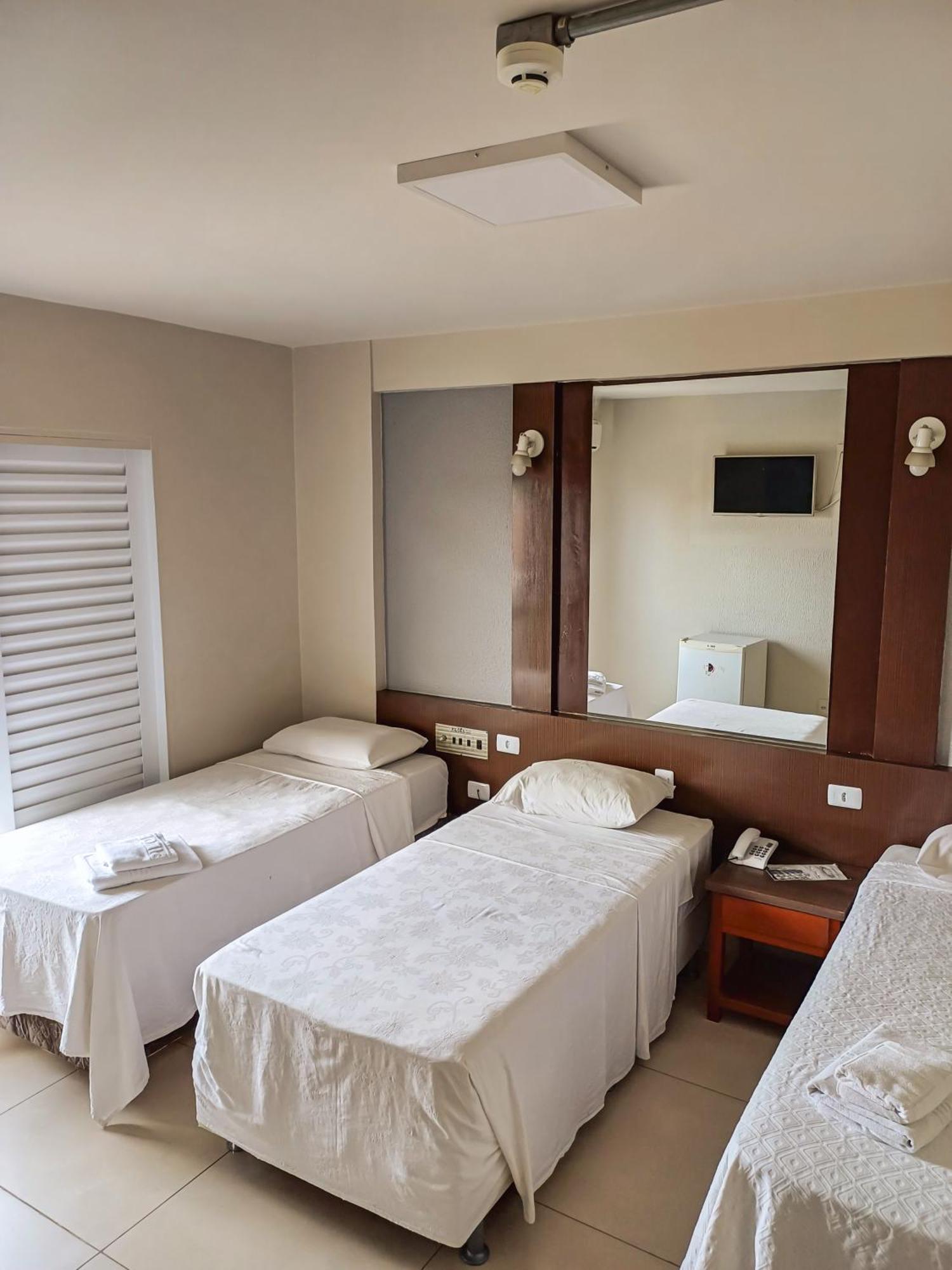 Piloes Palace Hotel Mineiros Eksteriør bilde